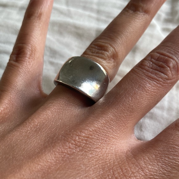Sterling silver inverted dome ring - Picture 3 of 5